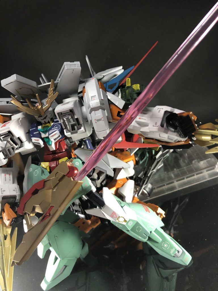 専用武器としてコアカリバーを作りました

ビームサーベルはナラティブのA装備に着いてたものを使ってます。