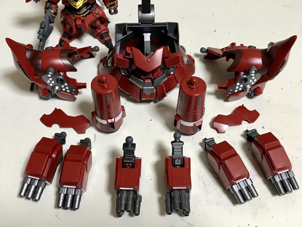 部分塗装だけして組んだ状態です。けっこうあちこち細かな塗装を頑張りました。