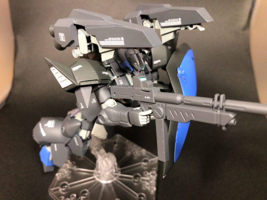 プロペラントブースターは前方に動きます。