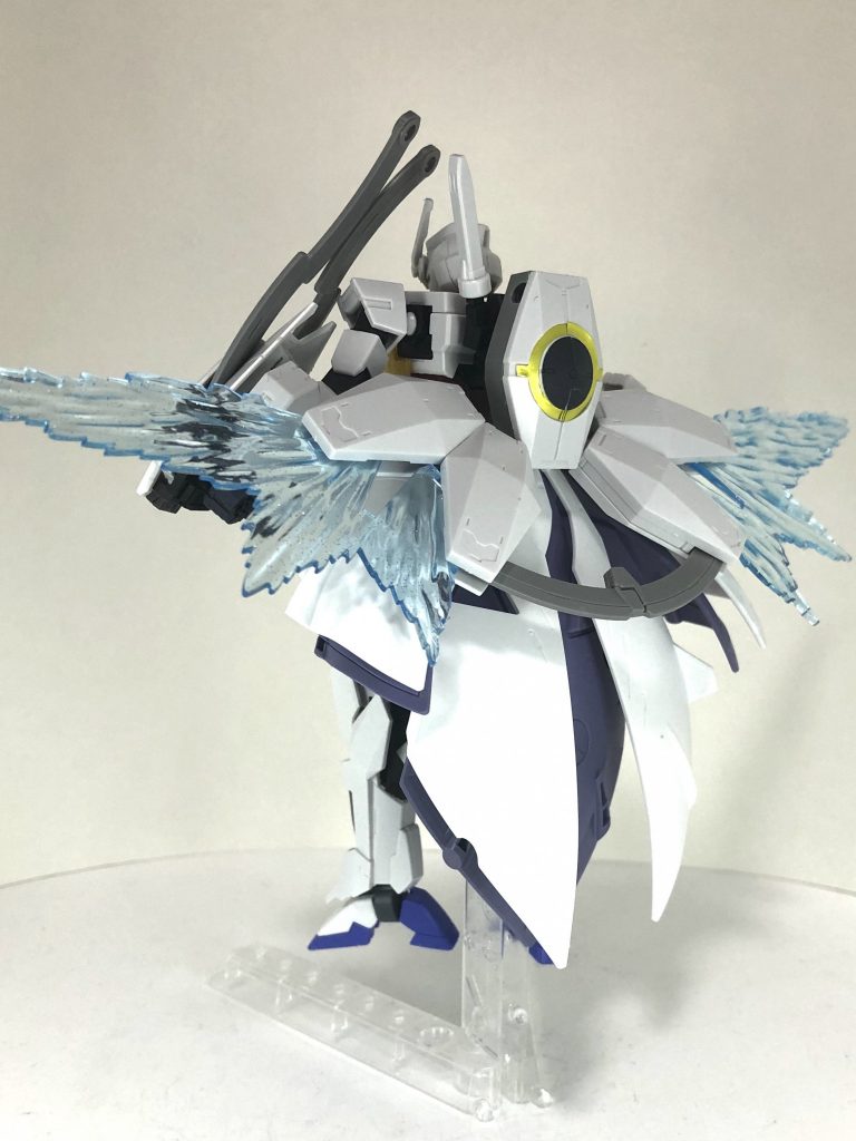 戦闘時はスカートも展開。