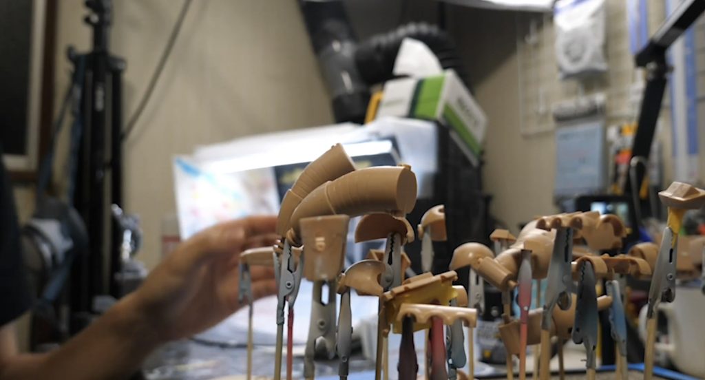 茶色単色のキットを、塗っていきます。