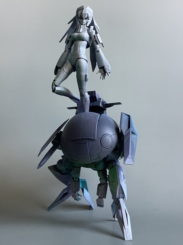 サフがわりにラッカー系缶スプレーを吹いて下地塗装完了この後ファレホとアクリルガッシュを使って筆塗りします