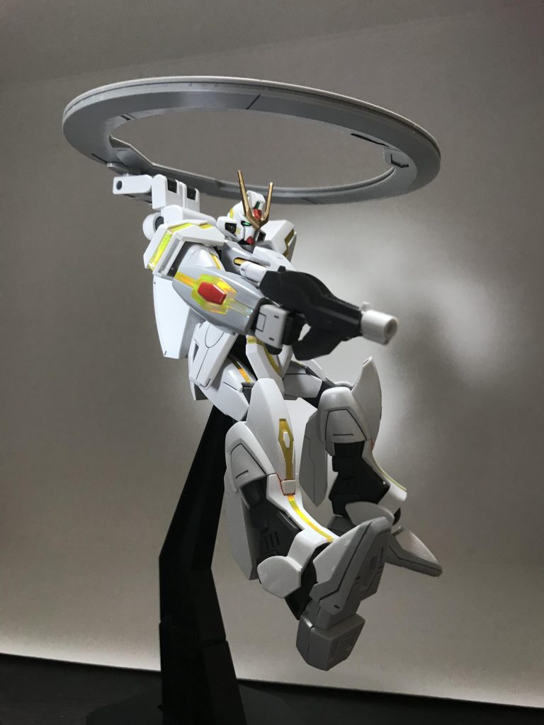 武器持たせ+ポーズ
    +