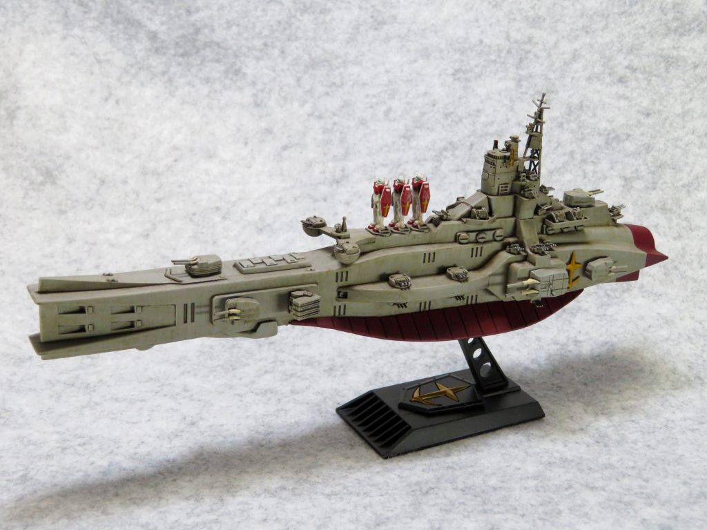 艦橋とマスト、6基の連装砲塔をタミヤ1/700島風から流用しました。