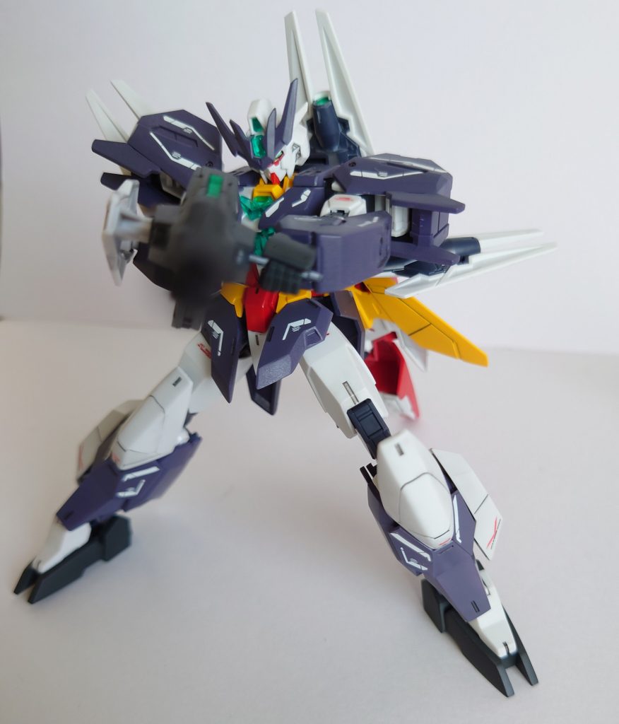 ユーラヴェンガンダムです。
主にガイアカラーのダークバイオレットを使用しています。
