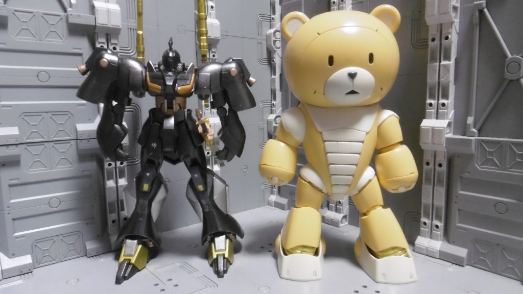 頭頂高はベアッガイⅢ未満。背面武器を含めた全高ならちょい上程度。
機動力で近接戦するようなタイプに。