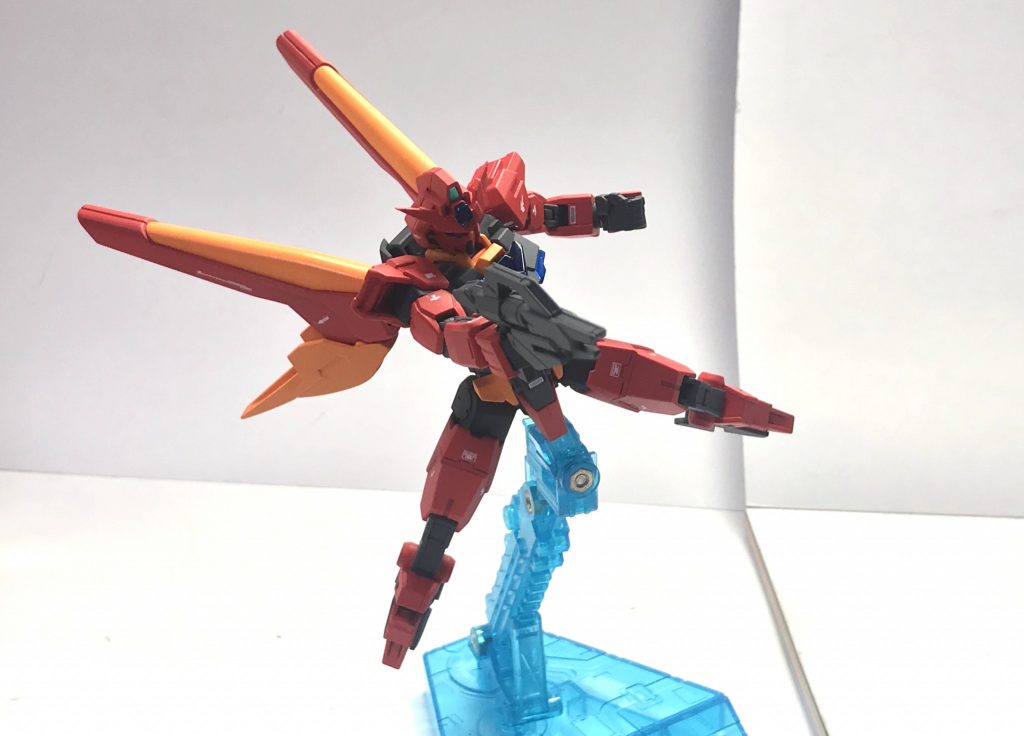 しかし、スタッフがクラッシュデータから復元したコアガンダム形態ではミノフスキードライブによる推力を支え切ることができないため、背部バーニアを利用した通常推進が行われること、そしてコアガンダム形態ではコアスプレーガンぐらいしか固定の武装を持たないことから、モチーフ元はV2ガンダムではなく、その前身となるF99レコードブレイカー、そして特徴的なアンテナはミノフスキードライブの制御を目的としたブラン・ファントム由来なのではないかと、そして本機への改修は最初からプラネッツシステムを運用しない前提だったのではないかと推測している。また、リミテーションという命名は「Respect」「Inspection」「Imitation」を掛け合わせたトリプルミーニングとなっている。