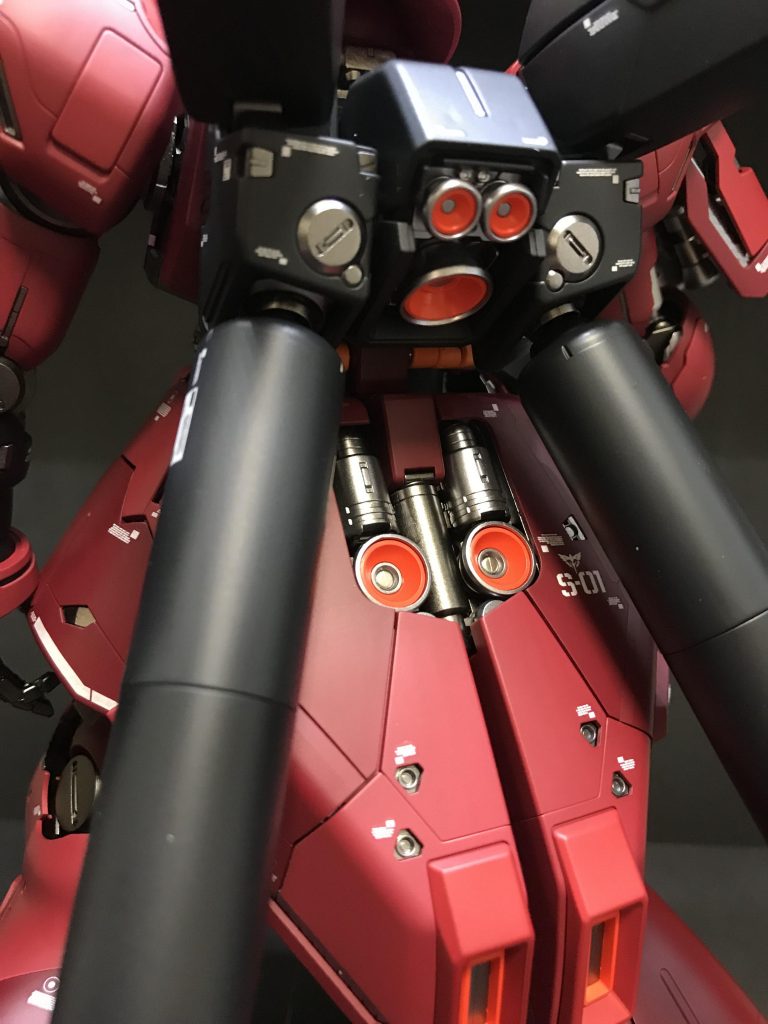 ガイアノーツのメタリック色は素晴らしい発色です。