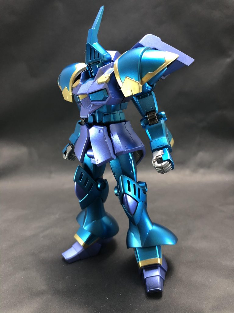 黒立ち上げからの、ガンマカのコスモメタブルーとメタバイオレット塗装が基本です