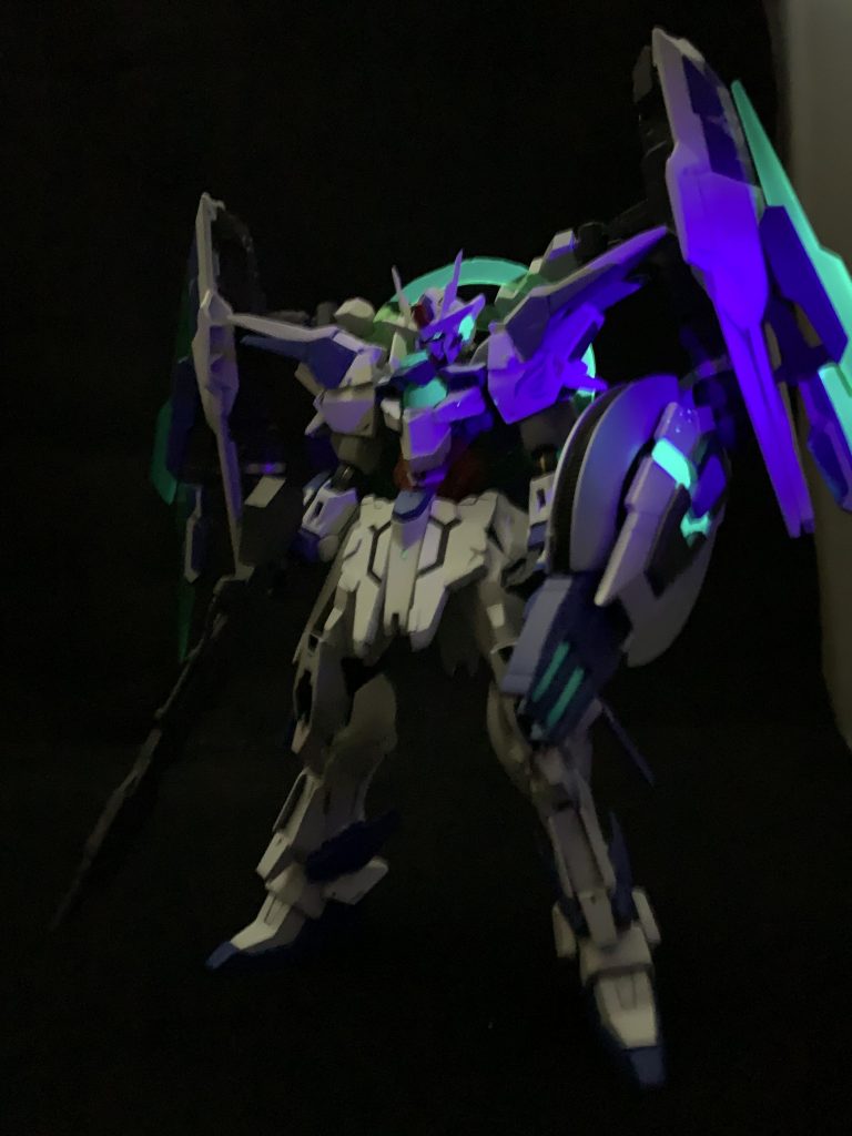 機体のクリア部分には蛍光塗料を使ってヴォワチュールリュミエールを再現してます！