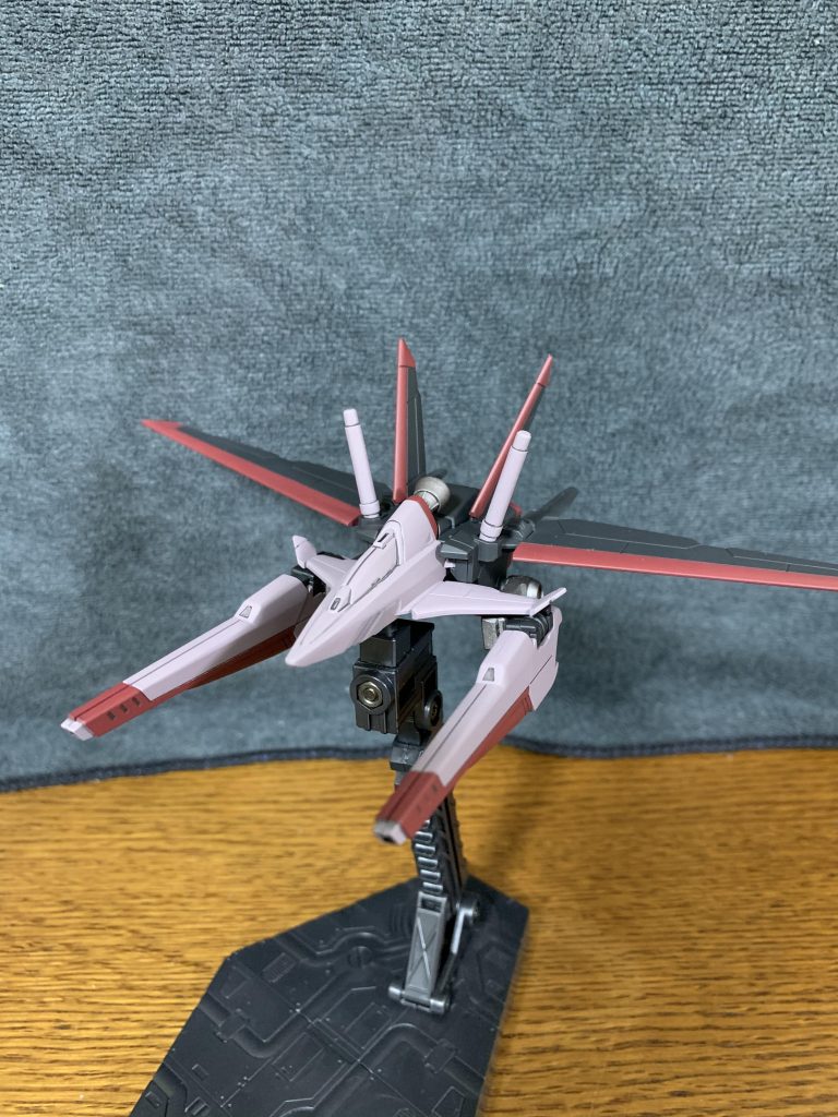 シルエットフライヤー状態でもバラエーナⅡは使用可能である為、無人支援機として運用することも可能。                  スカイグラスパーと思想は同じ。
    +