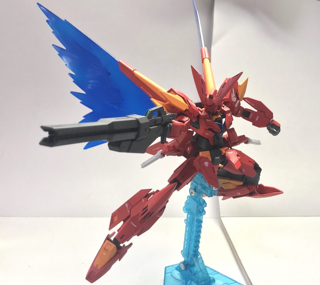 ビームブラスターP9。コアスプレーガンの砲身に接続される大口径ビーム砲であり、その威力はハイ・メガ・キャノンに匹敵するのだが、莫大なエネルギーを必要とするために本機のミノフスキードライブが運用の前提になっていたのではないかとスタッフは推測しているが、発見されたクラッシュデータの中で、P9と末尾に付いていたアーマーのデータとは別の、めちゃくちゃになった文字列のデータから復元された装備であるため、その推測が正しいのかどうかは不明である。