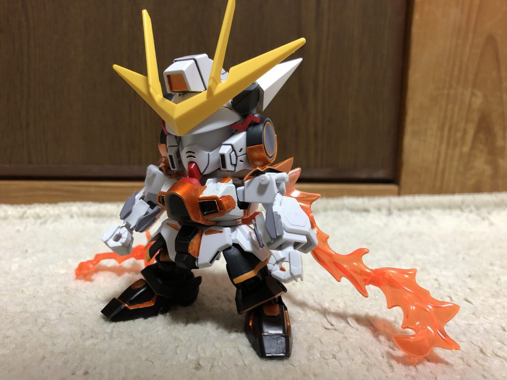 完成度75%。ここでHGBFのエフェクトを思い出し、マフラーにする事を発案。