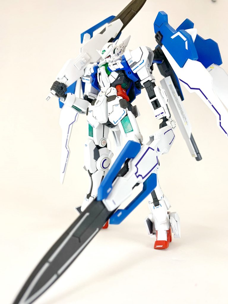 シールドにビームサーベルを接続する事でソードモードに変更
    +