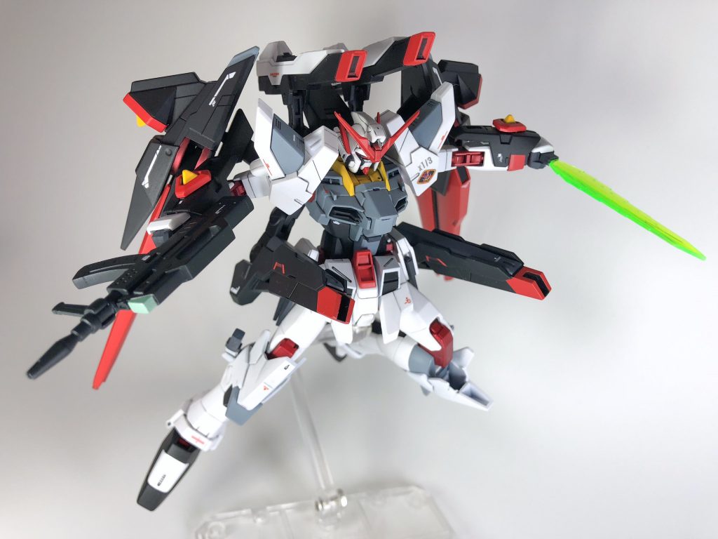 《フォルファントリーⅡ/イータユニット》ハイペリオンの原点にしてキモとなる《アルミューレ・リュミエール》を司るバックパックは、アメストのスーパードラグーンバインダーと融合し