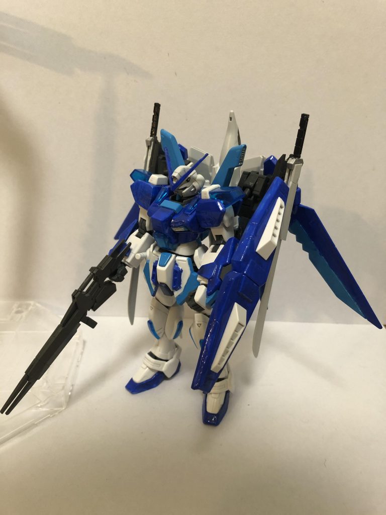 実体型シールド耐ビームコーティングが施されたシールド。打撃武器としても使える
    +