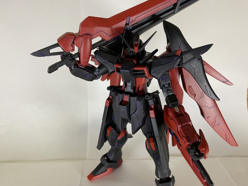 メイン武器の大剣担いだ状態です