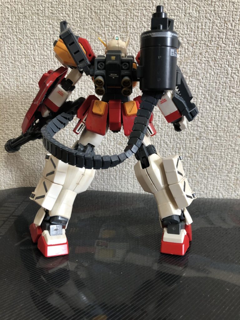 背面 ケーブル部分のゲート跡がすごい目立ってますねw
次回からはちゃんとゲート処理もしていきますw