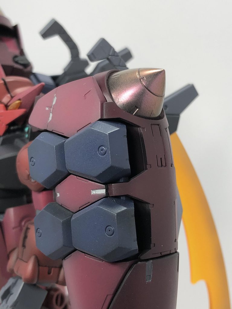 太陽炉は下地に焼鉄色、上からパールカラーのルビーレッドを重ねました。
    +