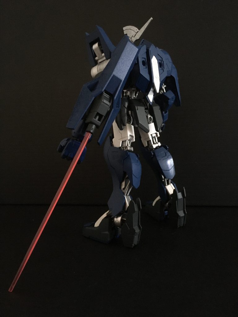 ARMS発動時:神槍左腕から発するビーム兵器により敵を一刀両断する。+  