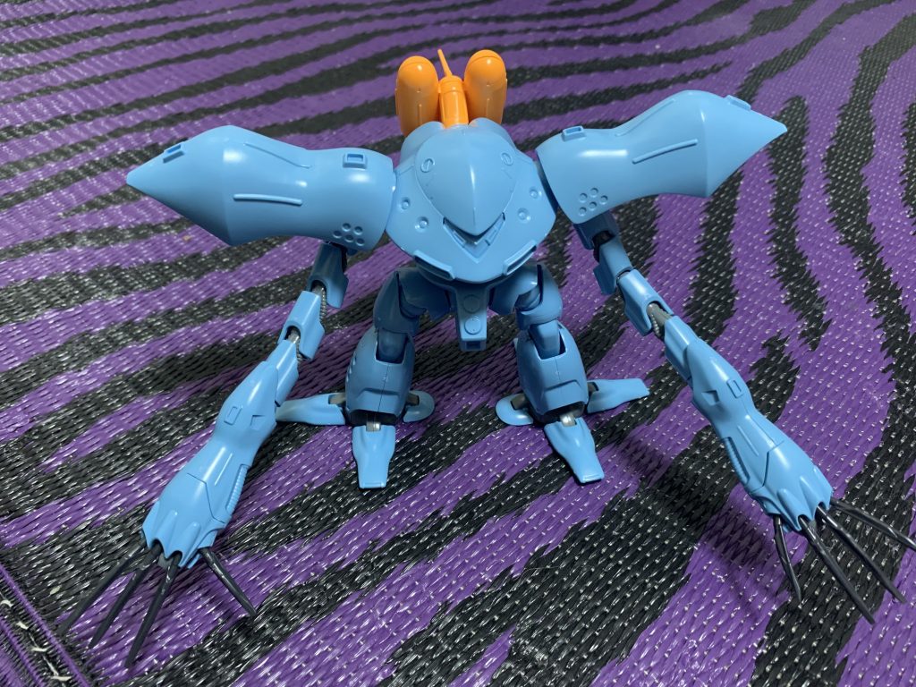 仮組み胴体部分の後ハメもあるのですが今回は面倒なので割愛しちゃいました。ぱっと見目立つところだけ合わせ目消しました。