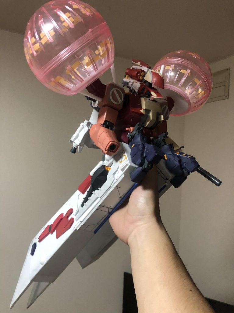 お!肩のボールはハムスターボールでええやん!の図