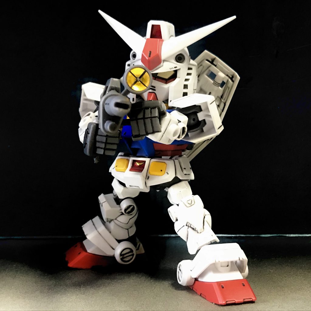 ギリギリですがビームライフルは両手で持てます。意外に（失礼）カッコいいではないですか！
    +