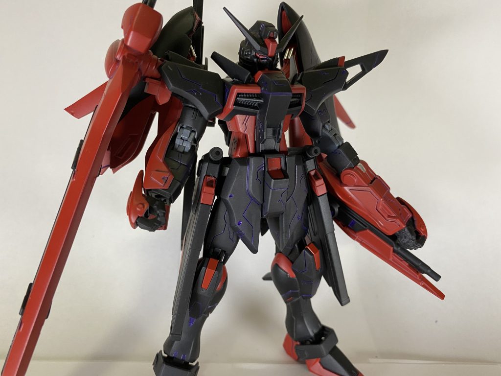 各所に入れた筋彫りを見てほしいです