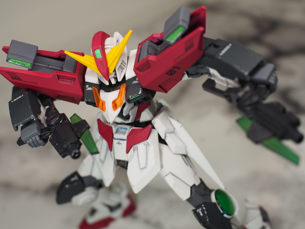 二丁拳銃スタイル。肩にはマテリズムワークスさんのデカールを使用。