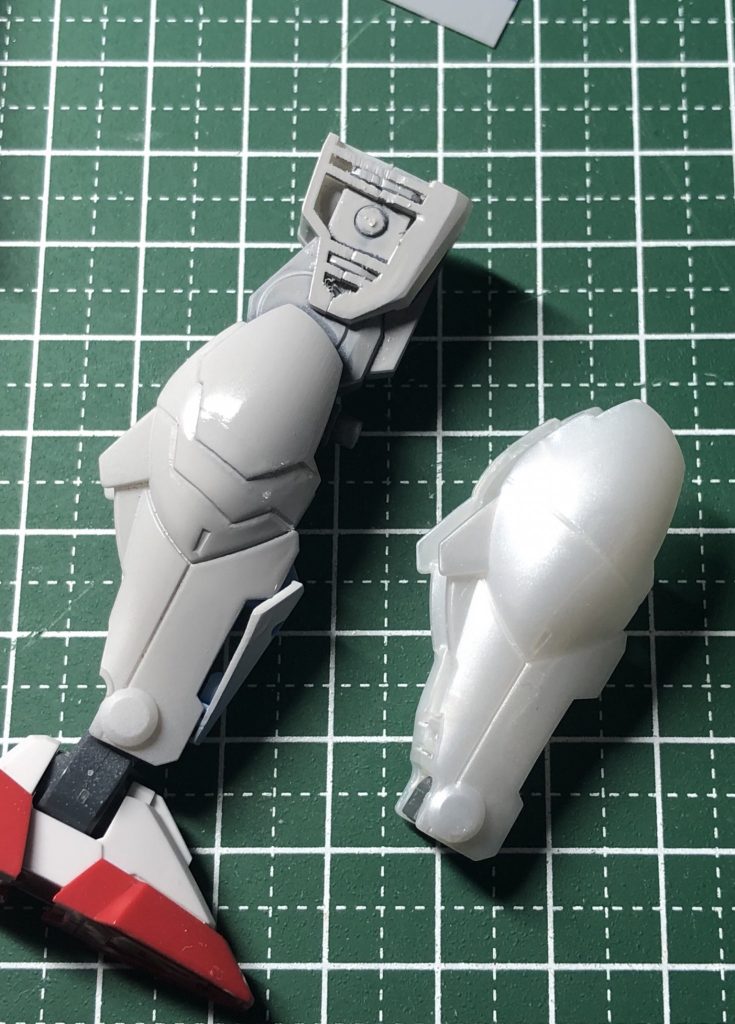 戦国っぽさを出す為に武者の装甲のような形を彫り込んでみました。これがなかなか手間どった…