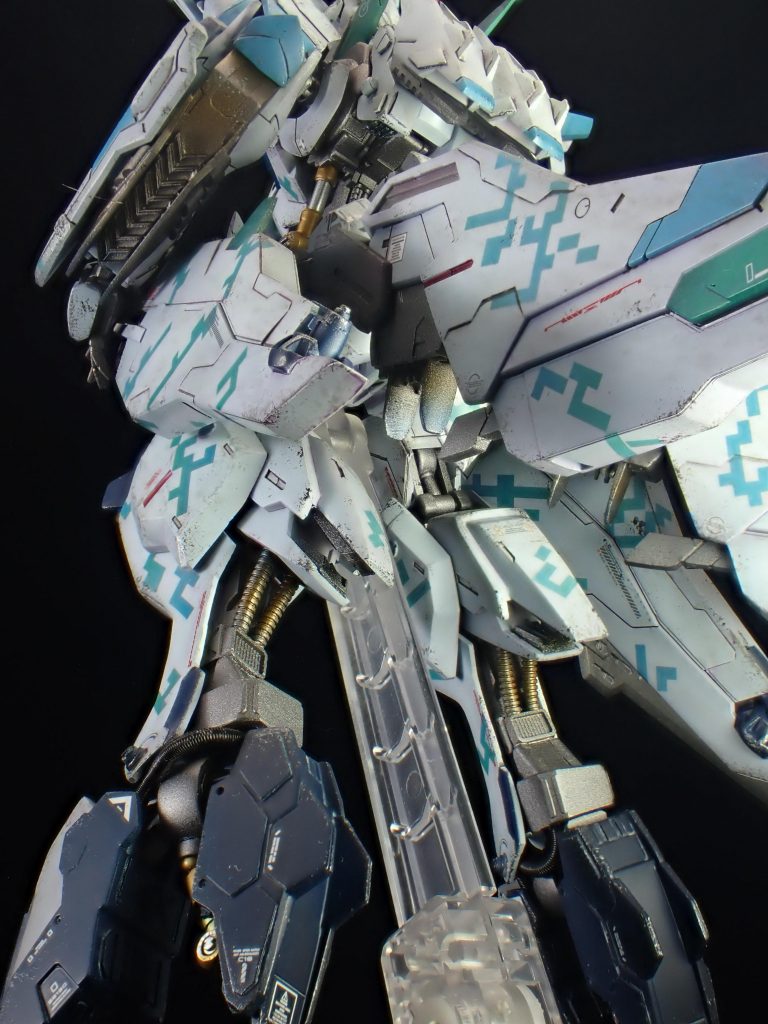 脹脛のブースターは分解して中身も作ってます。
踵は上下逆にしてハイヒールにして、シリンダーとシイタケを仕込んであります。