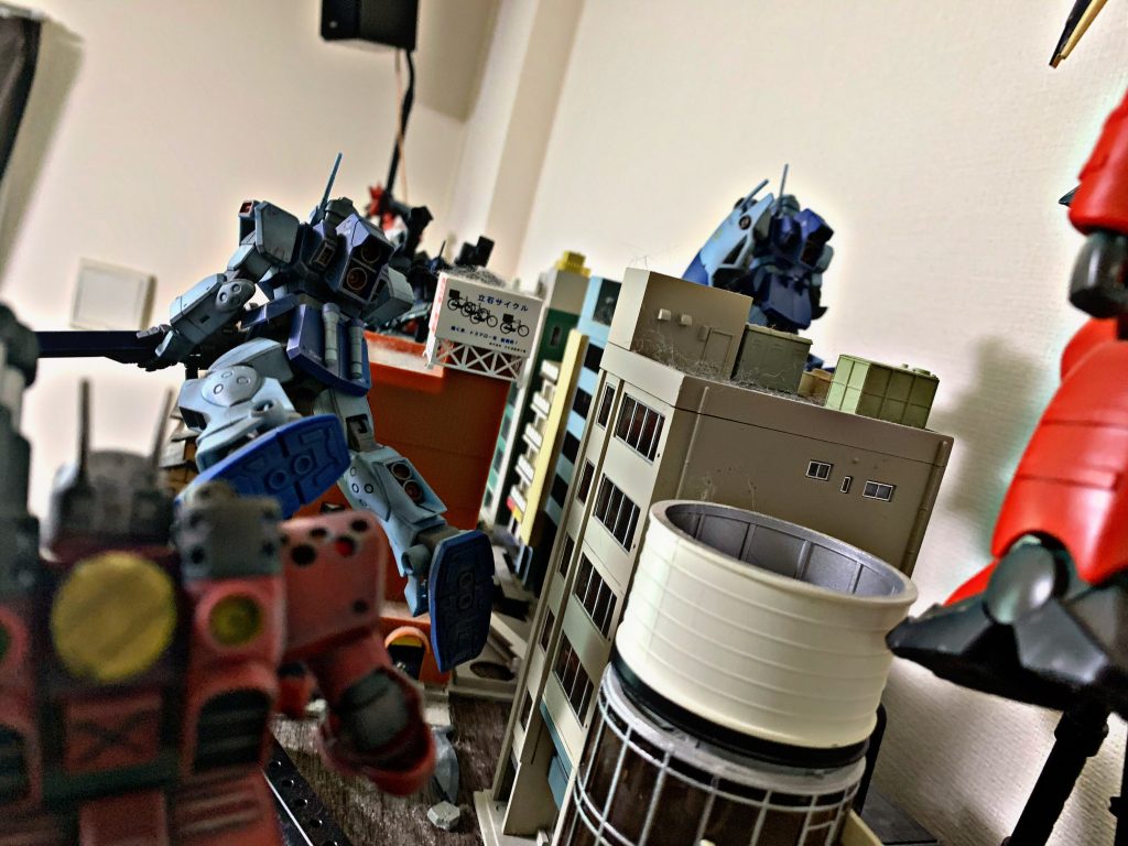 素組ガンキャノンの足が。。。
    +