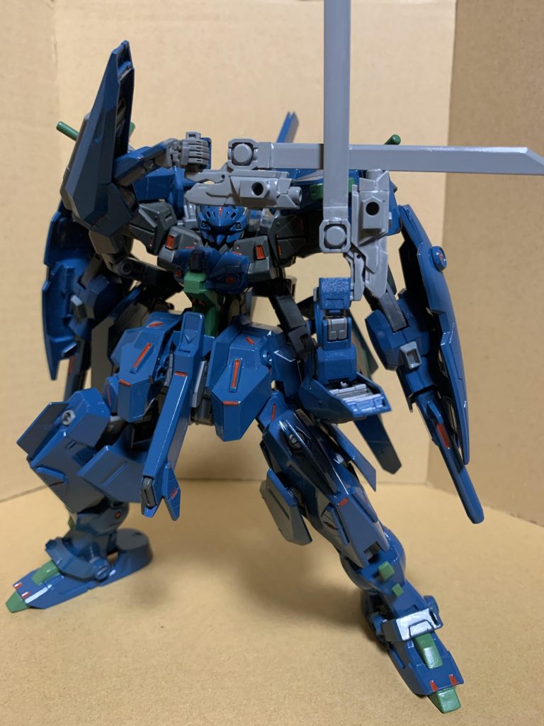 格闘用主碗の稼働範囲はそこそこ広いので、こんなポーズも取れます。出来るのならやらせたくなるんですよねぇ。