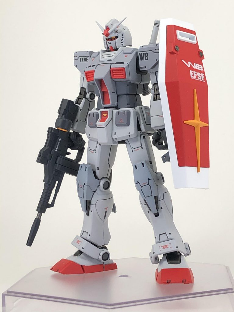 一般的に、ロールアウトカラーはシルバーが多いのですが、個人的にシルバーのロールアウトカラーが好みではないので、明るめのグレーを3色使い組み上げました。