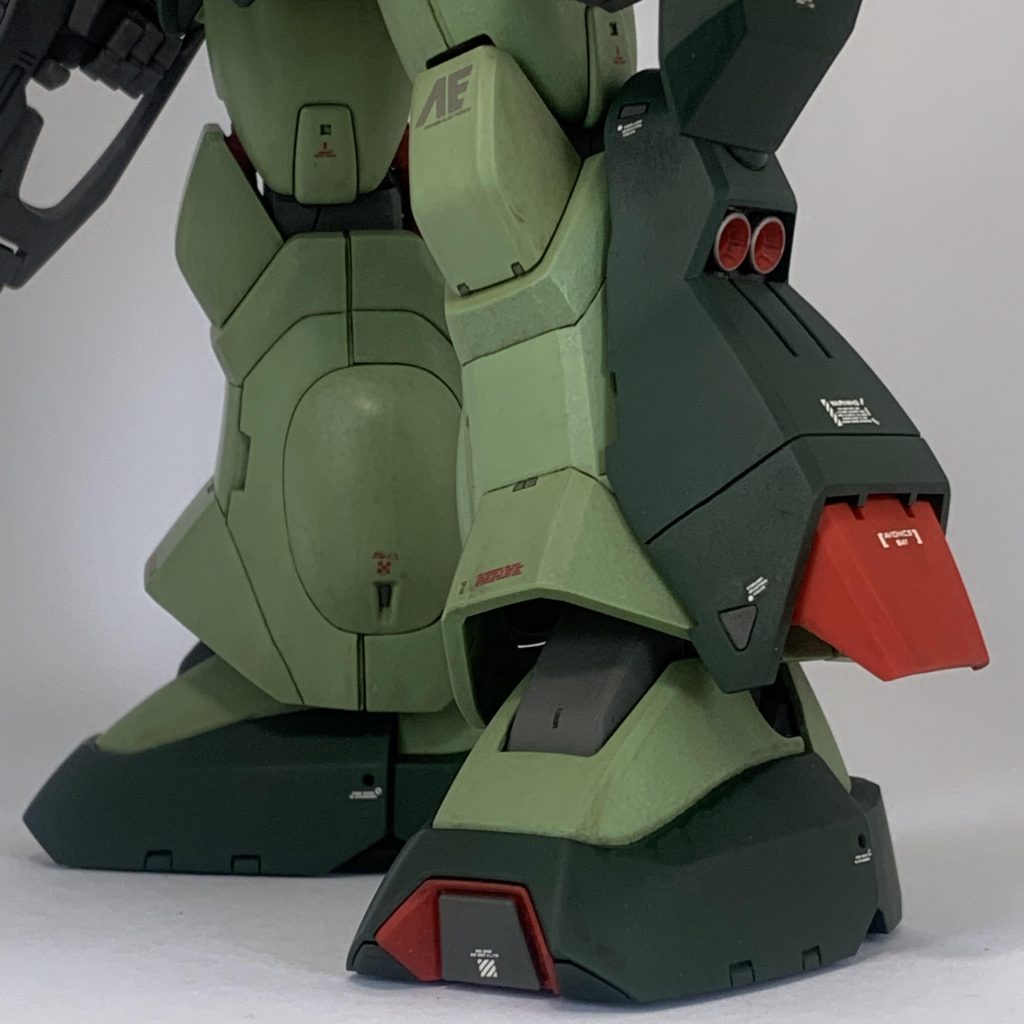 細かいディテール追加とデカールでスケール感を出そうとはしてます💦