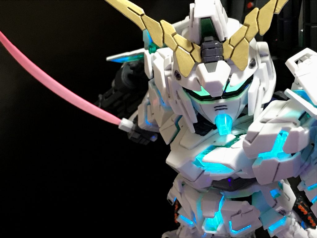 ブオォン!(ビームサーベルの音のつもり)