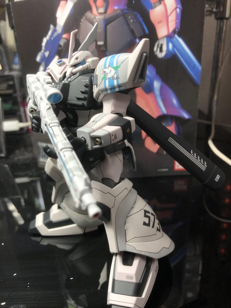 ポージングはなかなかしづらいキットですよねー。