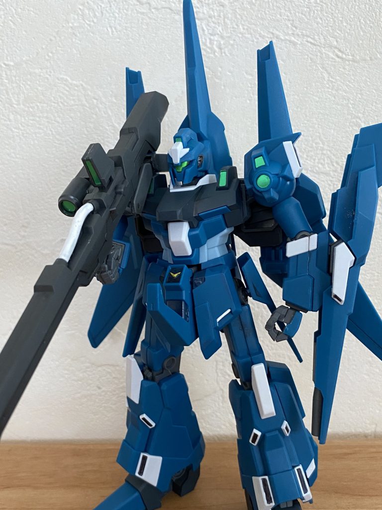 ほぼ色分けされていますので、一部分のみ塗装しました。