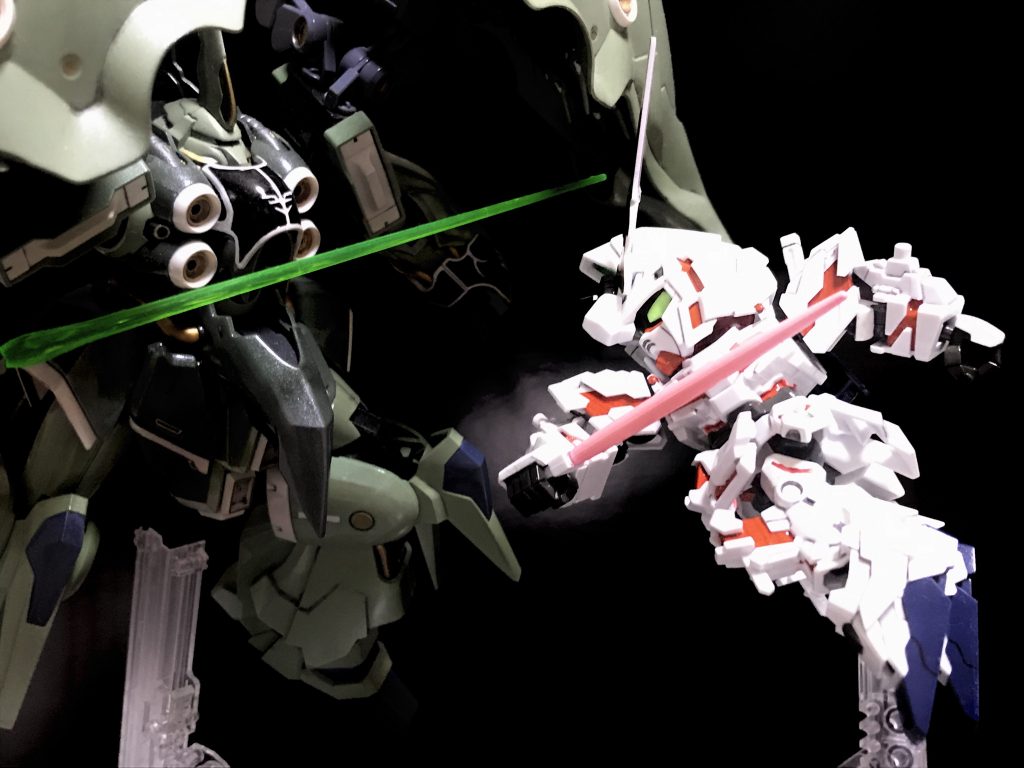 大きなクシャトリヤに立ち向かうちっちゃいユニコーンガンダム(笑)SDには、リアルとはまた違う楽しさがありますね〜(^^) 新しい楽しみを見つけた夏休みでした。さて、このお盆休みのガンプラ作りはこれでおしまいです。ほぼ毎日作業して、6機も作ってしまいました(HG 3機、SD 3機)。我ながらやりすぎ…。でもこれで積み滅ぼし完了です!(^^)って、今月末には予約してたあれとかあれが届くのか? あ、それに、さっき別のを発注したかも(汗) +