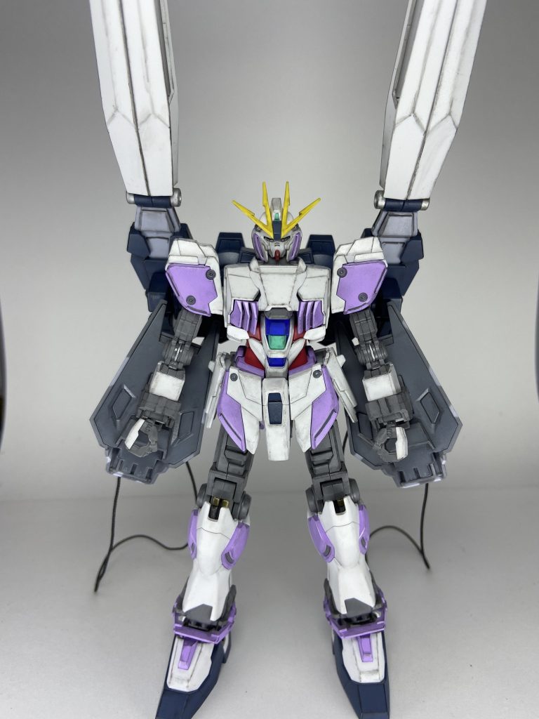 正面。遠隔兵装が収まりきらない。