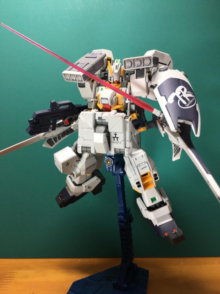 バインダーの加工のお陰でウインチキャノンを左側にも装着可能です。