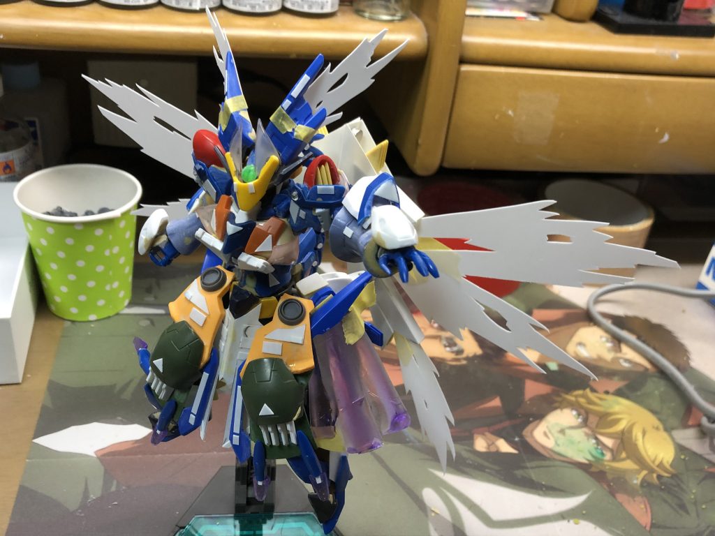 プラ板でビームエフェクトのベースを作り、オユマル、レジンで完成させていった。