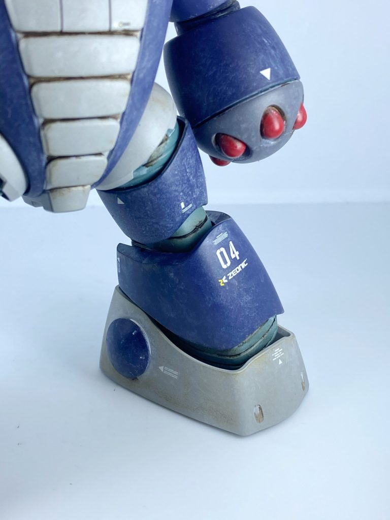 各所の汚れ。潮汚れは、クレオスのウェザリングカラーホワイトを、ランダムにウォッシングしてます。…カブってるわけではないよ？
    +