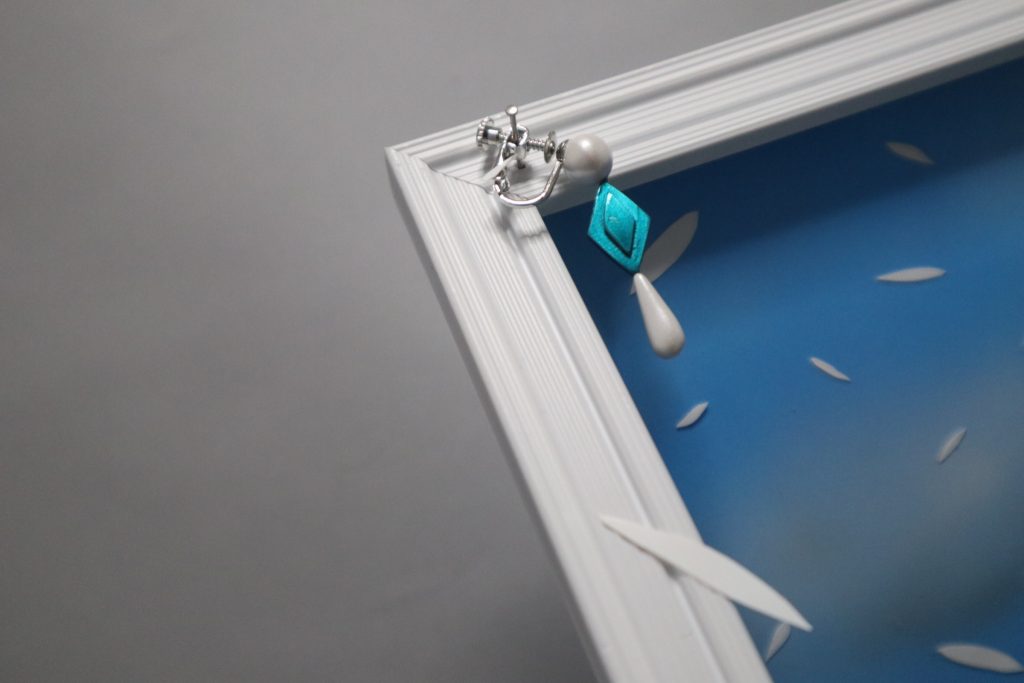 初めてだから自信ないけど、飾りとしてイヤリング作ってみました。