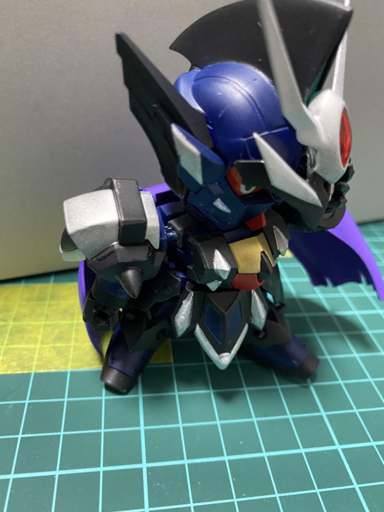 「ガン…ダム…?…頭が…割れるっ!!」
赤目も用意してみました!
SDガンダムで暴走はやはり赤!