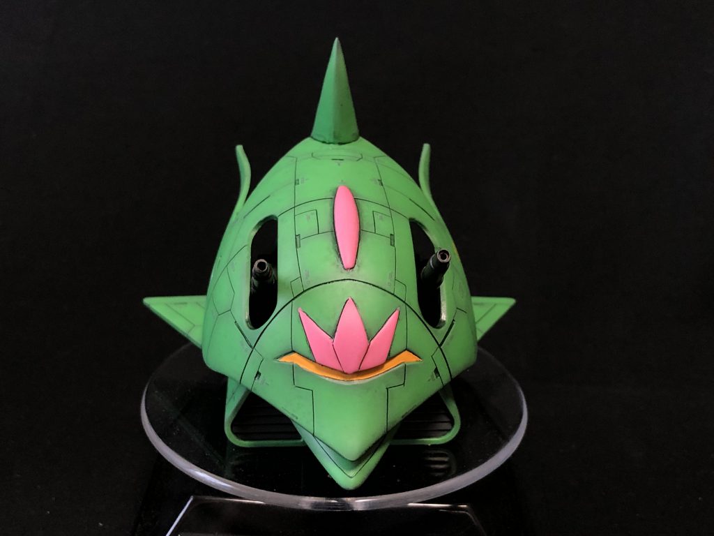 分割ラインがど真ん中に入るので、合わせ目消しは必須かと思われます。
    +