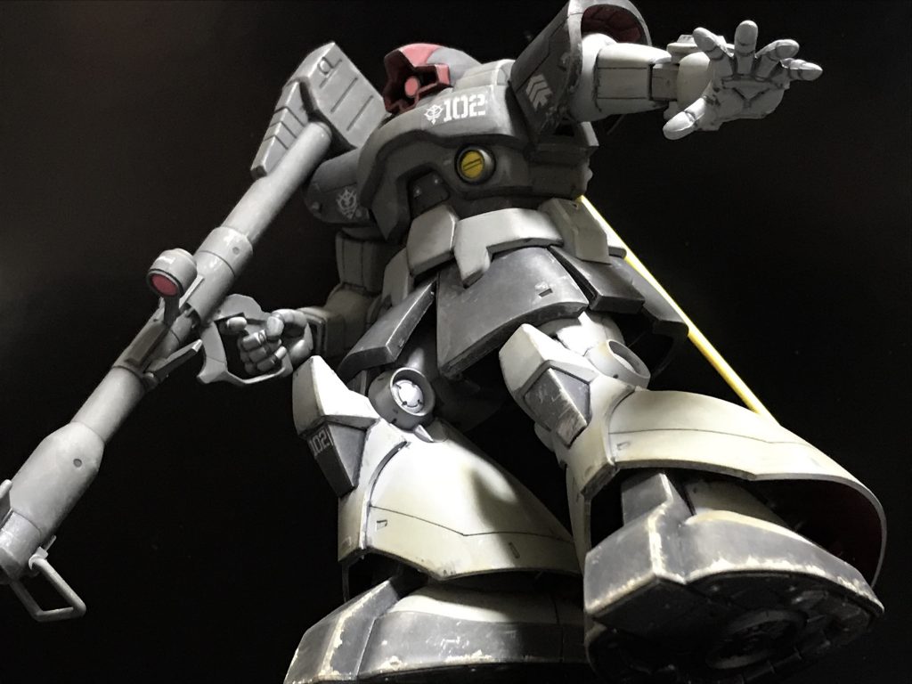 ビルのかげからカレン機の前に滑り出て、拡散ビーム砲でカレンを幻惑…（カレン）ぐっ！