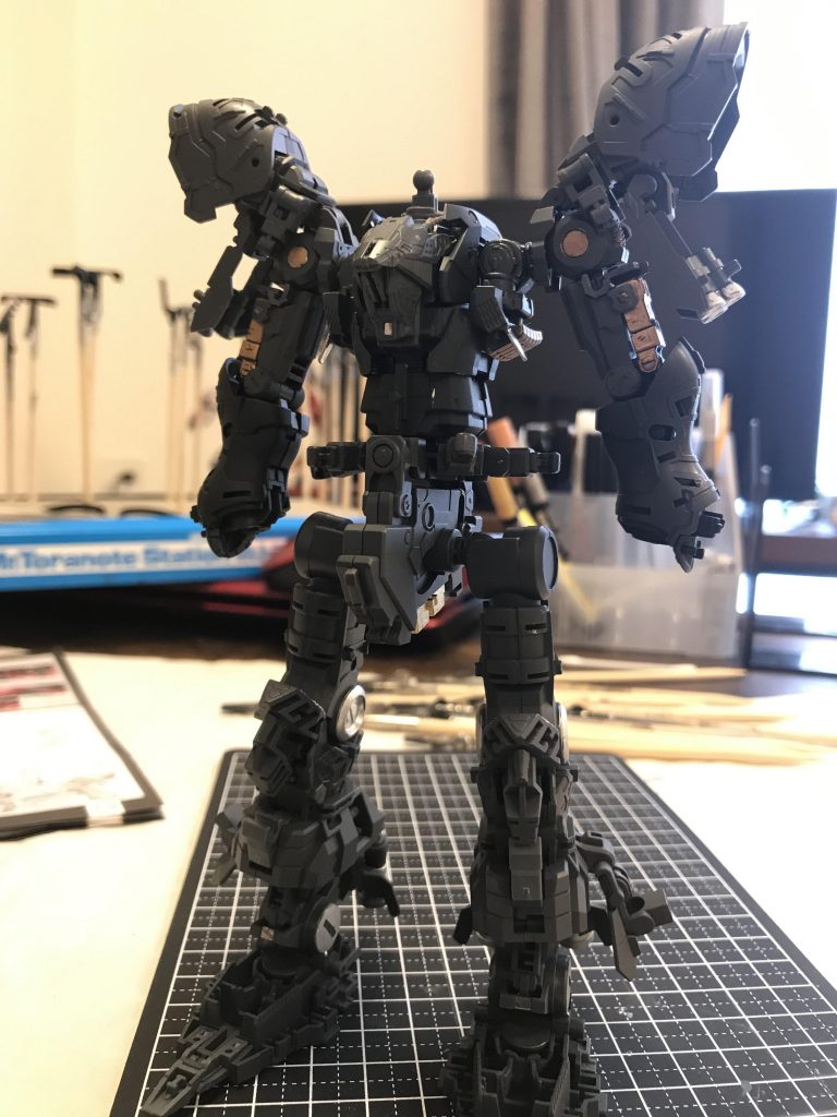 フレーム：メカサフ外装黒：フラットブラック外装赤：ブライトレッドを基本に、あずき色、キャラクターレッドなどで3色その他部分塗装、トップコートは艶消しにて
    +