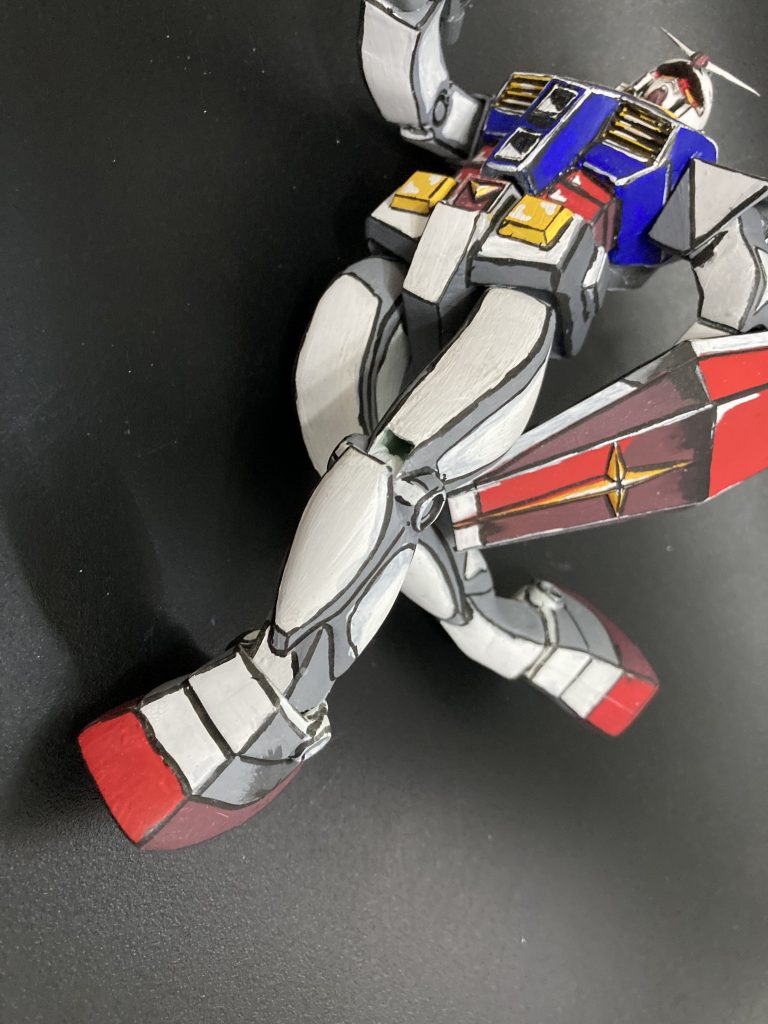 大胆さ、ダイナミック表現と引き換えに拡大すると甘い塗装がバレてしまいます。