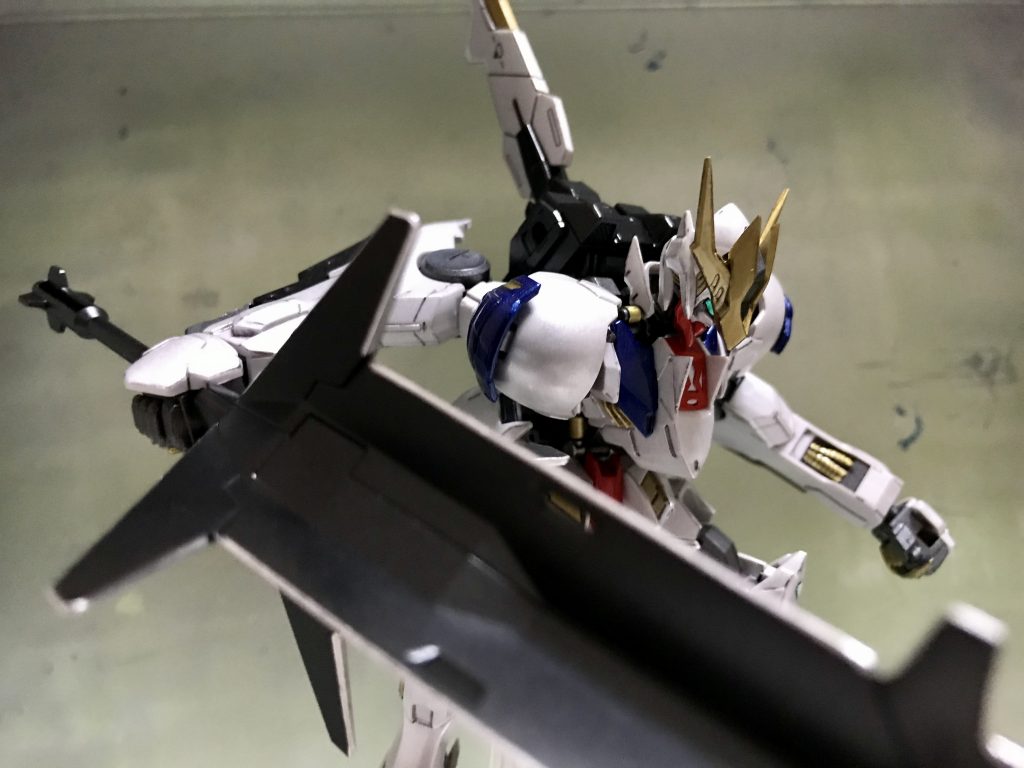 怒ってる感じ。
おっきな凶器コワいですぅ！ 三日月さん！
    +